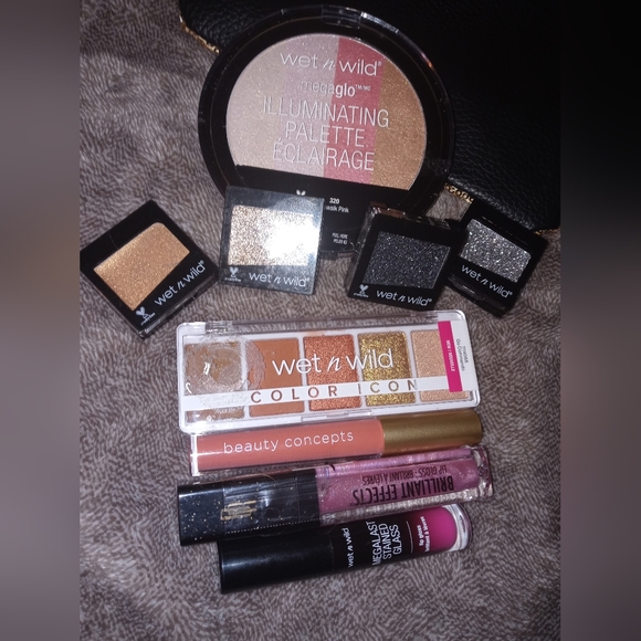 Wet n wild makeup bundle - Picture 1 of 3